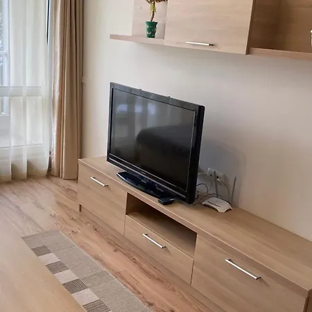 тристаен в затворен комплекс Apartament *