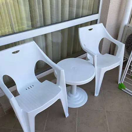 Apartament тристаен в затворен комплекс *