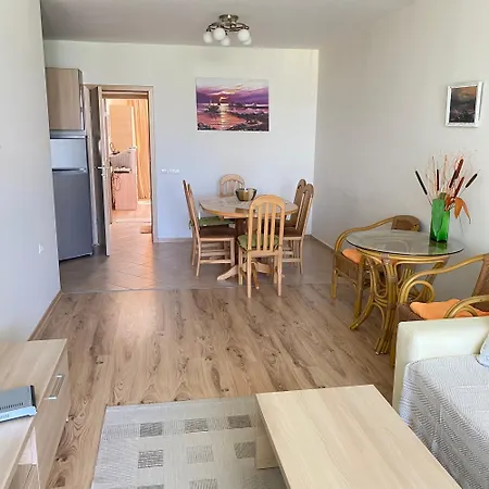 тристаен в затворен комплекс Apartament