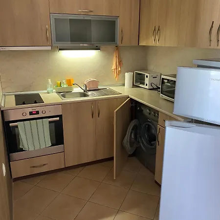 شقة тристаен в затворен комплекс