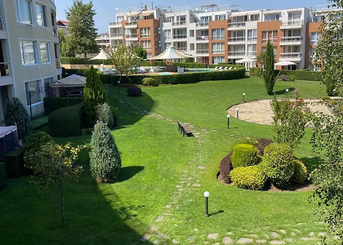 Appartement тристаен в затворен комплекс