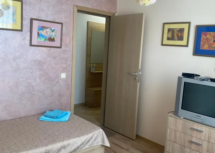 Appartement тристаен в затворен комплекс *